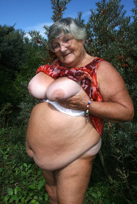 older women pone nude image