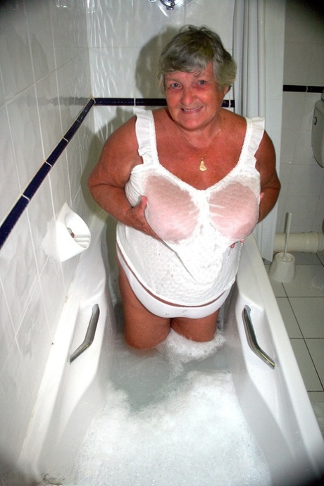 granny big bubble ass