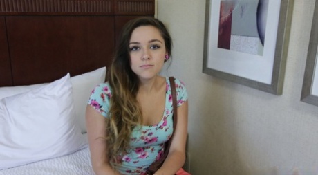 Zoey Foxx hot images
