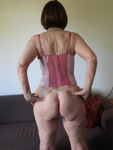 older woman fun pantyhose