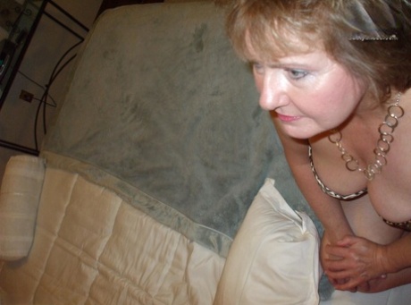 sexy erotic old mature women