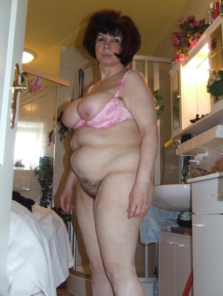 granny wearing stockings porno pic