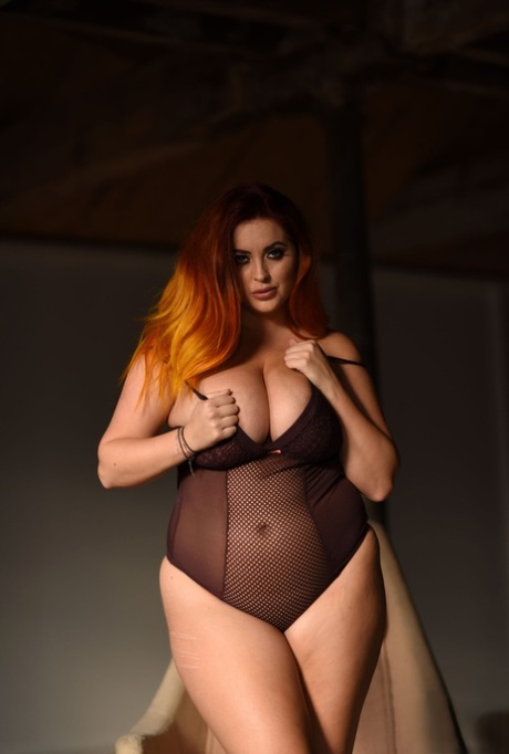 Lucy Vixen porn pictures