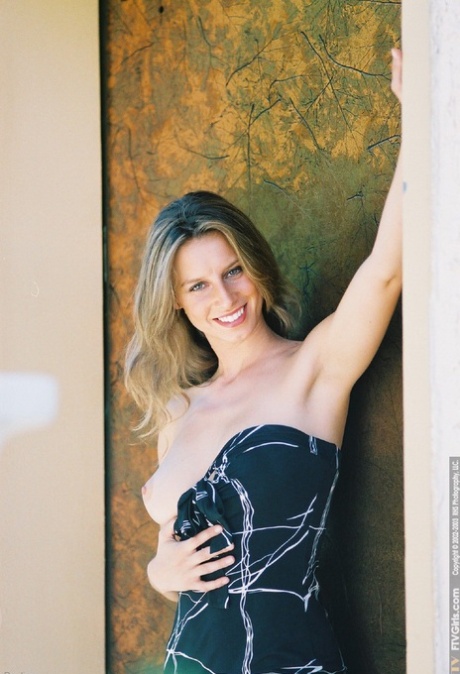Paulina Presley naked images